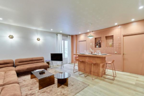 Apartment Center of Paris by Studio prestige
